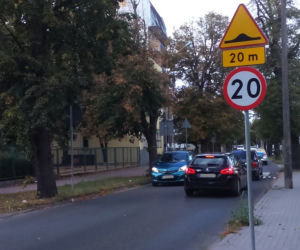W Toruniu pojawiły się wyniesione przejścia dla pieszych. Sprawdziliśmy jak działają!