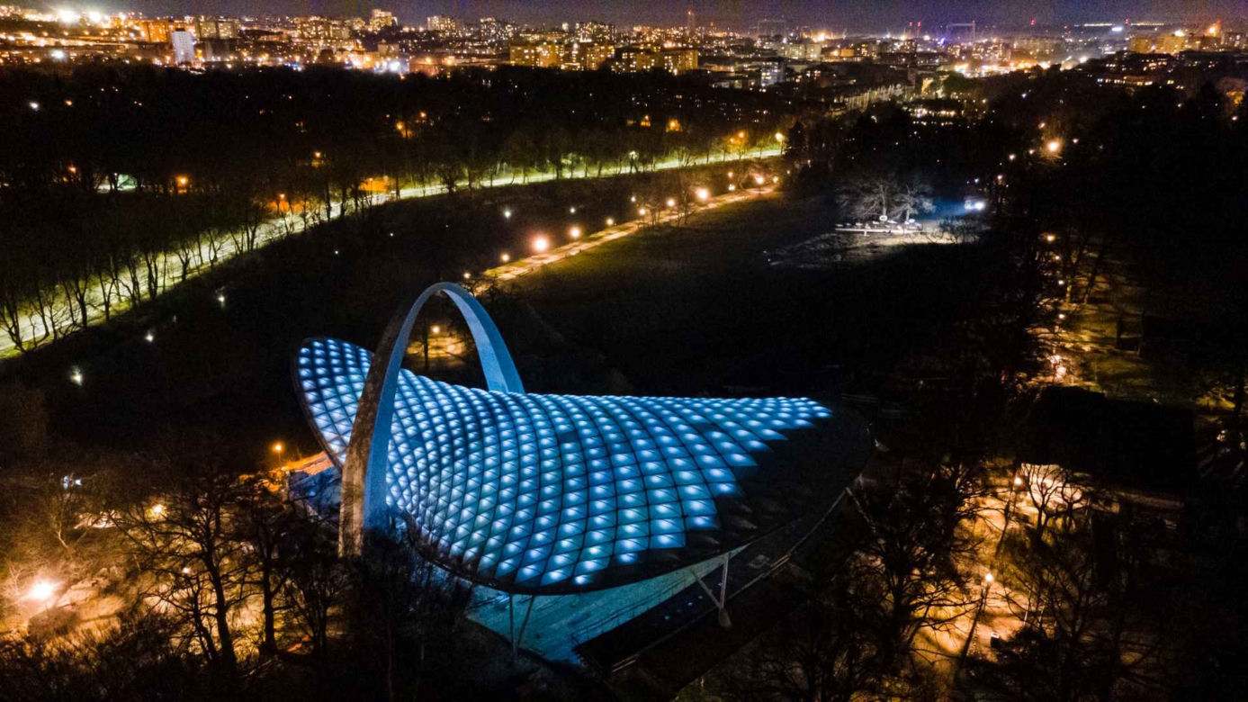 Spektakularna iluminacja Teatru Letniego w Szczecinie