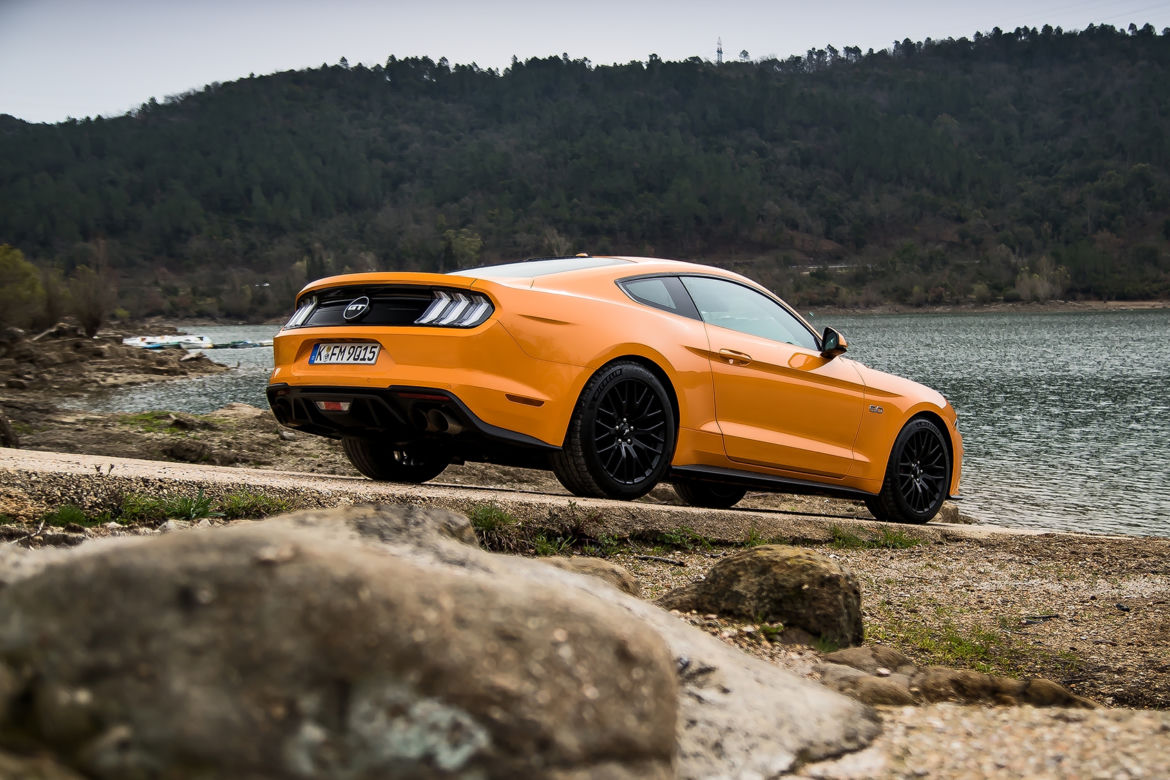 Ford Mustang GT 5.0 V8 Fastback lifting 2018