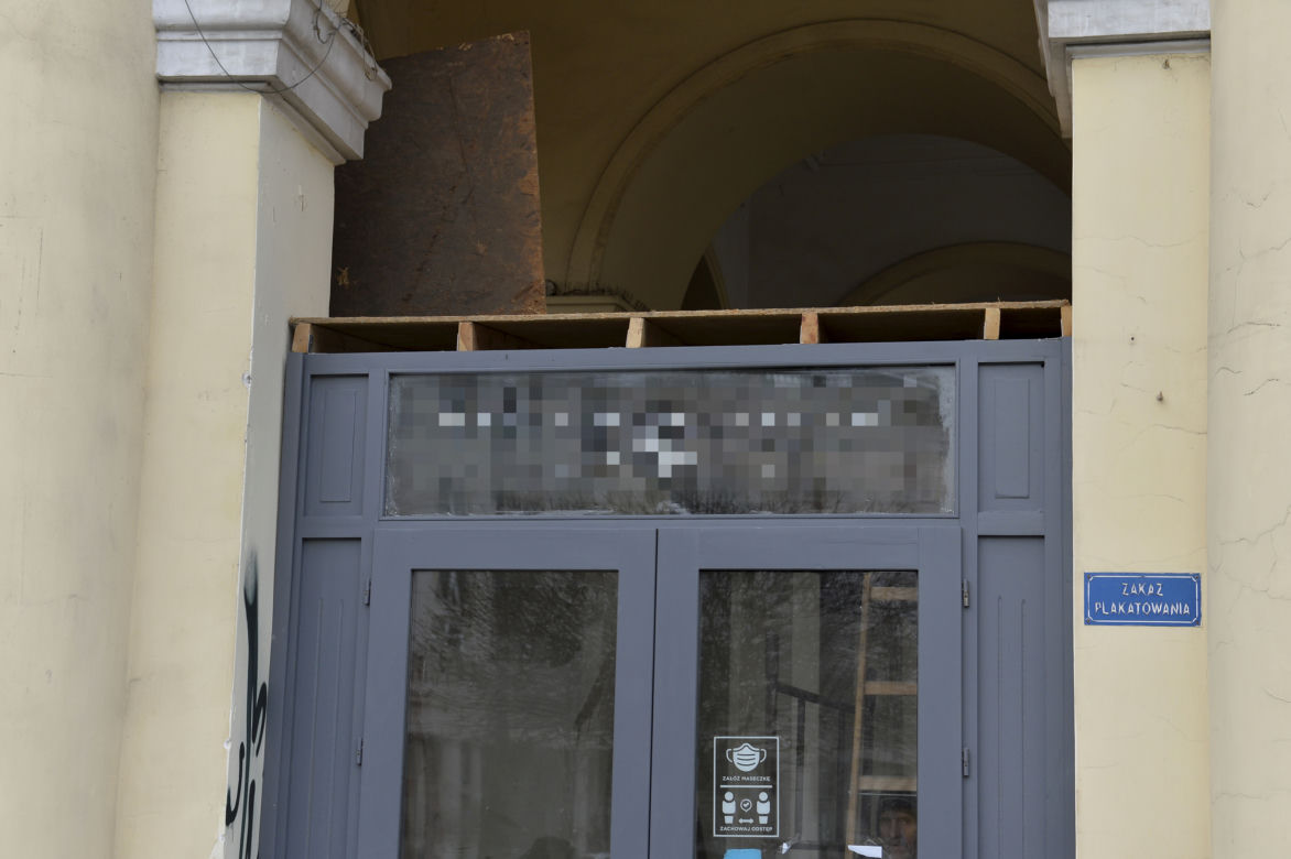 Samowola budowlana na pl. Zbawiciela. Restaurator zapłaci pół miliona kary?!