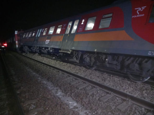 Wykolejony pociąg. Na miejscu wszystkie służby