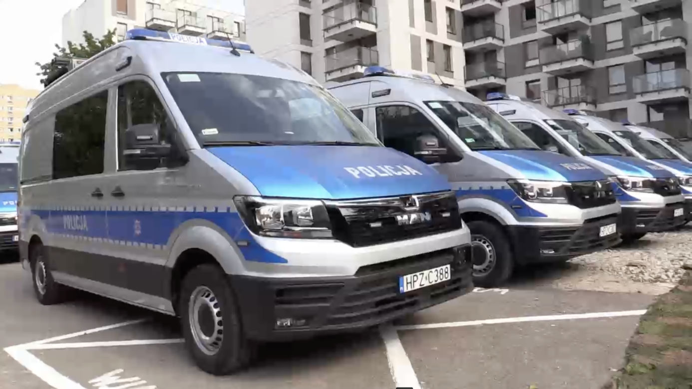 Policja odebrała 35 nowych radiowozów i 18 dronów