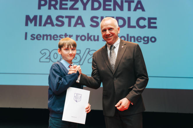 Najzdolniejsi uczniowie odebrali stypendia Prezydenta Miasta Siedlce