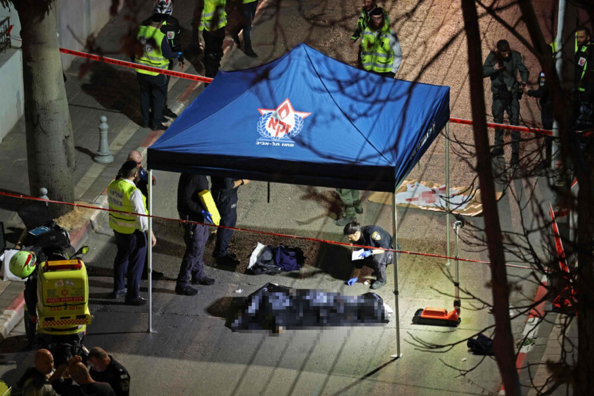 Nożownik zaatakował cztery osoby! Policja zastrzeliła 29-latka