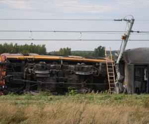 Miejsce katastrofy kolejowej. Pasażerowie opowiedzieli nam, co działo się tuż po zderzeniu z ciężarówką