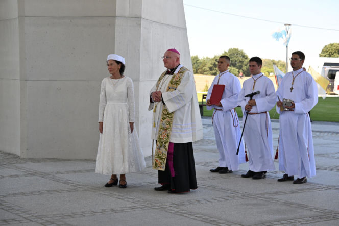 Poświęcenie pomnika Matki Boskiej w Konotopiu