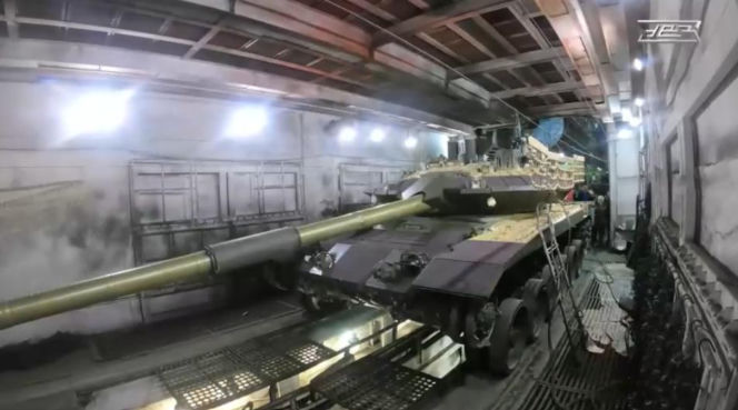 Nowe czołgi T-90M dla Rosji. Jak Moskwa adaptuje się do wojny z użyciem dronów?