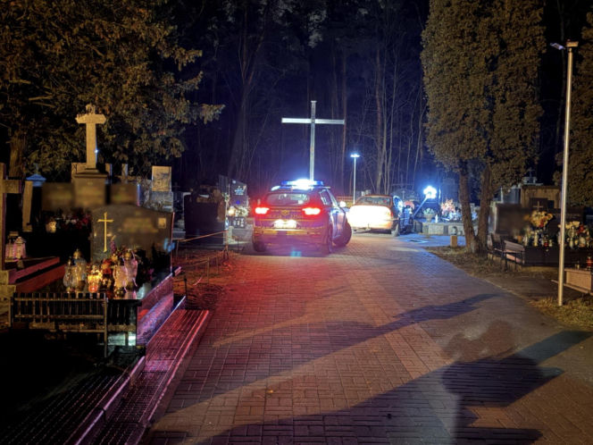 Uciekał przed policją i wjechał na cmentarz