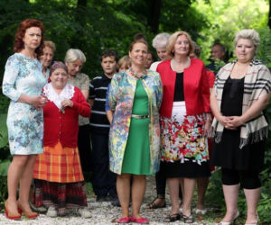 Ranczo 8 sezon ostatni odcinek 104. Lodzia (Magdalena Kuta), babka (Grażyna Zielińska), dyrektorka Wiesława Oleś (Ewa Kuryło) - za kulisami serialu