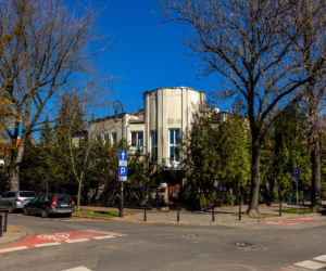 Dom przy Obrońców 25 na Saskiej Kępie