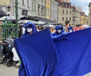 Wdowy milcząco przeszły przez Lublin. Był to protest przeciwko budowie kopani węgla przy Poleskim Parku Narodowym