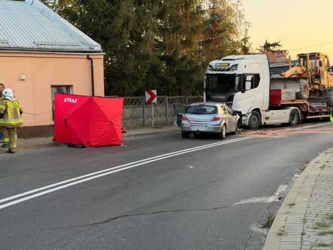 35-latek zginął w czołowym zderzeniu z ciężarówką