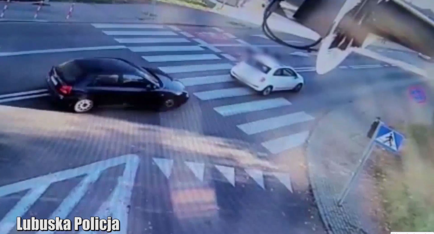 Kobieta huknęła w pieszych na przejściu w Zielonej Górze! Przerażający wypadek [ZDJĘCIA]