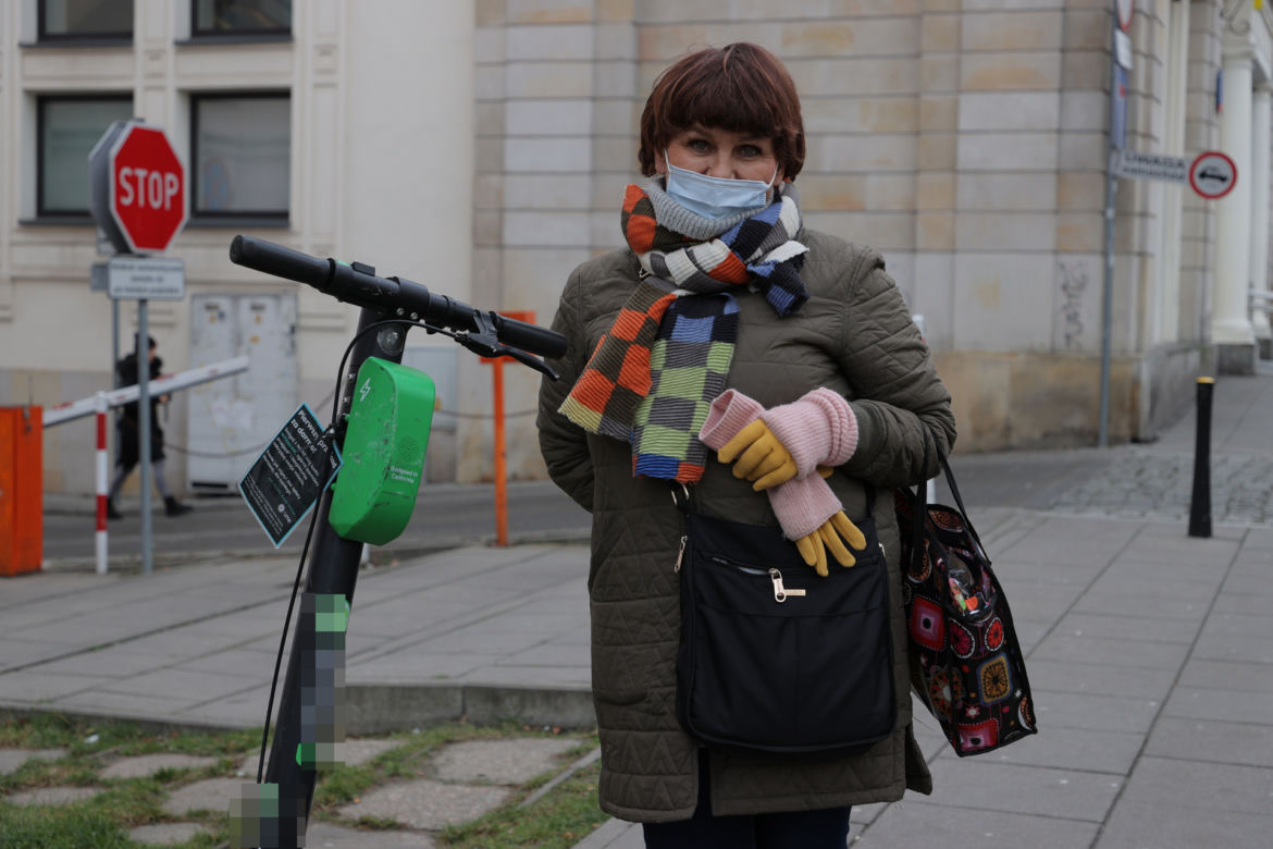 Warszawa ujarzmia hulajnogi. Nie rozpędzisz się na bulwarach i deptakach 