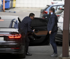 Były premier przyjechał do siedziby PiS z ochroną! Morawiecki jest pod specjalnym nadzorem