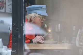 Katarzyna Figura przytula Maćka Musiałowskiego