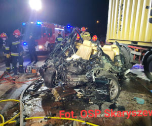 Makabryczny wypadek w Makowcu. Kierowca BMW zginął na miejscu