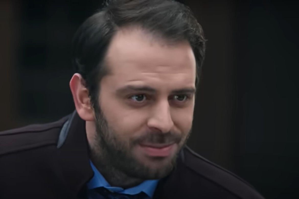Tymczasem Ziya zabierze Cicek do kawiarni 