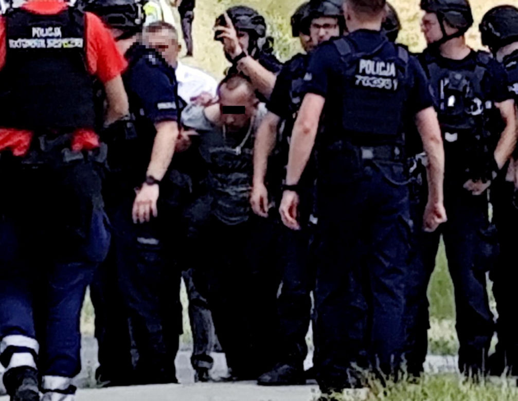 Zatrzymanie Dariusza R. po zbrodni w Mierzawie
