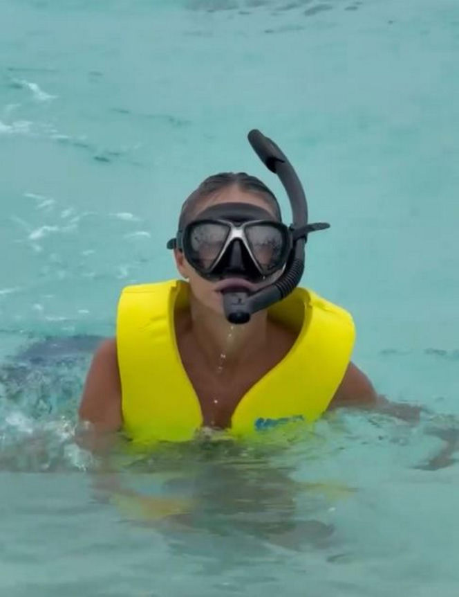 Małgorzata Rozenek i Radosław Majdan nurkują  Malediwach