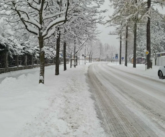 Atak zimy w Krakowie i w Małopolsce. Mnóstwo śniegu, a to jeszcze nie koniec!