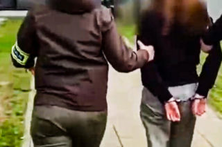 Nastolatki napadły na staruszkę w Legnicy. Jedna katowała, inne filmowały zdarzenie!