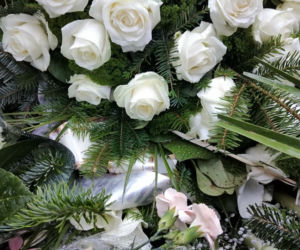 Tragedia w Salisbury. Zamordowane kobiety pochowane w Tarnowie. Grobu nie widać spod kwiatów