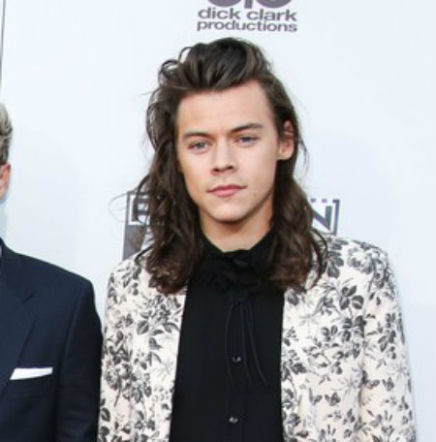 Harry Styles rozpoczyna 3-letnią, solową karierę! One Direction to już przeszłość!