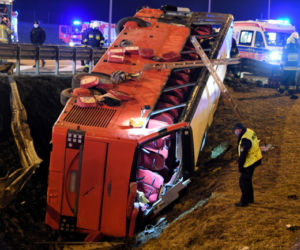   Tragiczny wypadek na A4. Autobus spadł z wiaduktu. Nie żyje 6 osób, 34 są ranne