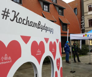 Kochają Bydgoszcz. Dlatego... segregują śmieci. Walentynkowa akcja miasta