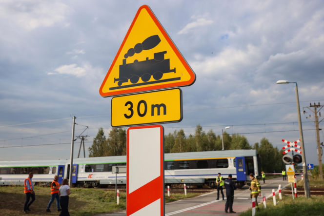 Miejsce katastrofy kolejowej. Pasażerowie opowiedzieli nam, co działo się tuż po zderzeniu z ciężarówką