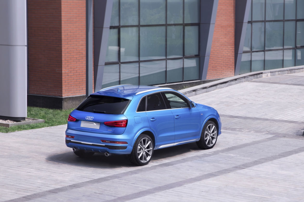 Audi Q3 z elektryczną deskorolką