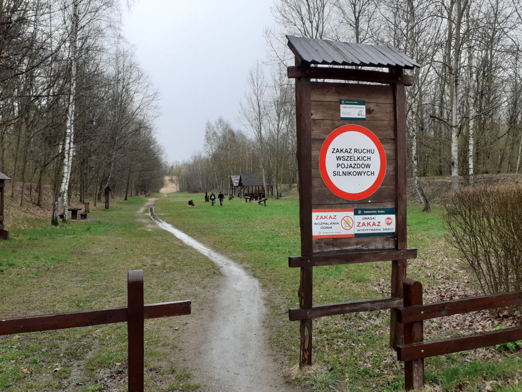 Czuwam dla Ziemi - akcja sprzątania uroczyska Sekuła przez harcerzy w Siedlcach 22.04.2021