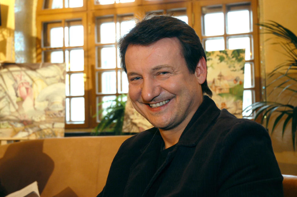 Robert Więckiewicz zaczynał w technikum budowlanym. Tak wyglądała jego niezwykła metamorfoza