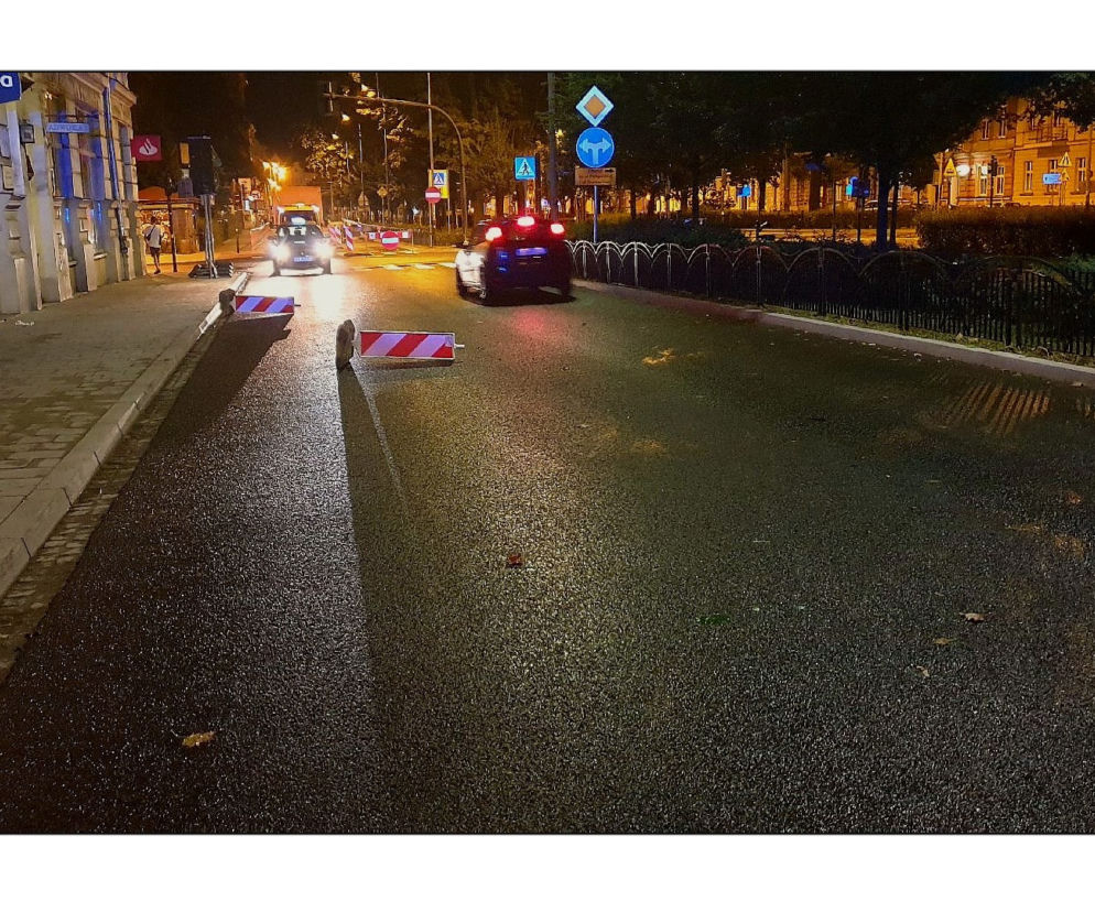 Kraków: Dla zabawy przewracali słupki postawione na remontowanej drodze. Byli pijani