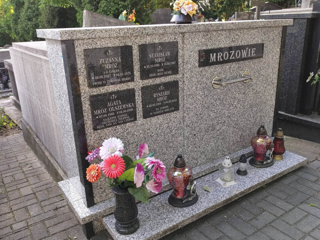 Agata Mróz spoczywa obok ukochanego Taty, ten napis wzrusza do łez. Tak teraz wygląda jej grób 