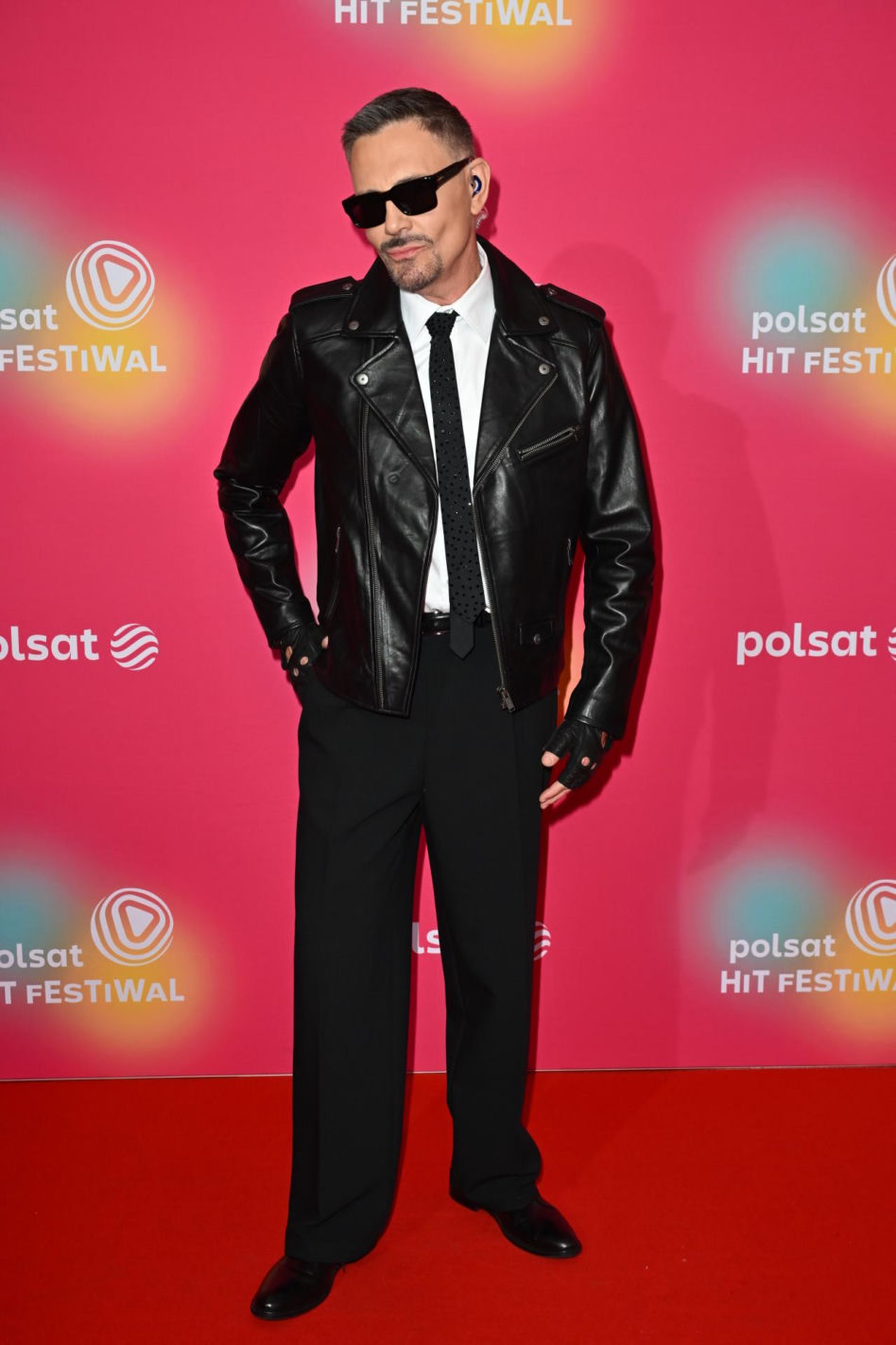Krzysztof Ibisz odpalił tryb młodziaka. Dziubek i minki na festiwalu Polsatu