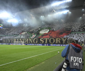 Kibice nie zawiedli podczas meczu Legia - Widzew. Efektowne zdjęcia z trybun