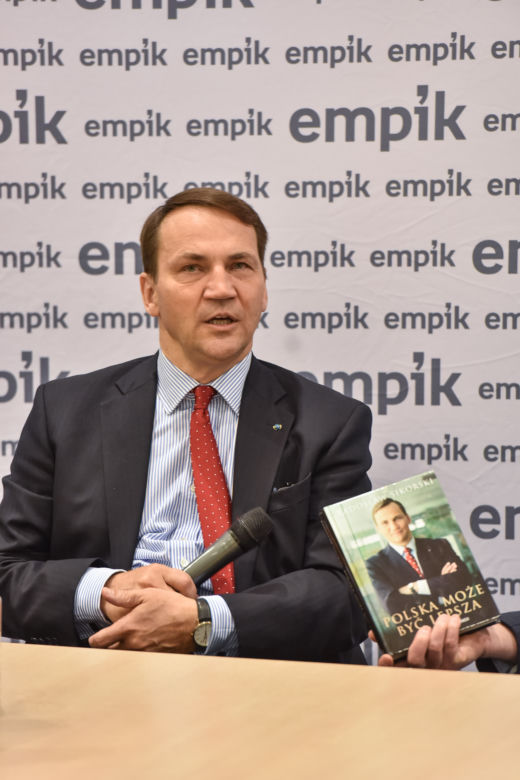 Sikorski do Pawłowicz: bujaj się, wariatko