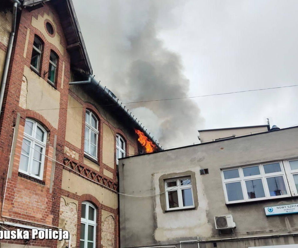 Pożar w szpitalu we Wschowie. Na miejscu pracują służby [ZDJĘCIA]