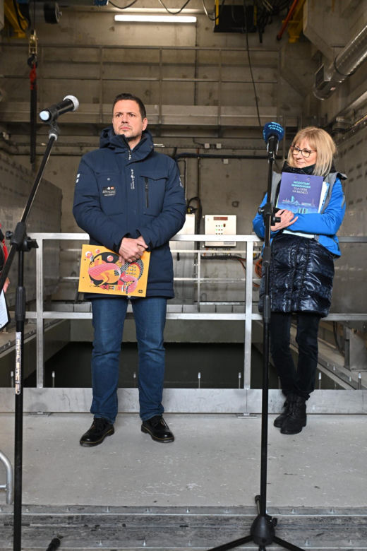 Weszliśmy do ogromnej rury. Nią popłynie deszczówka z połowy Warszawy 