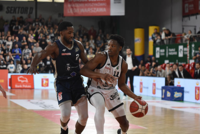 Legia Warszawa musiała uznać wyższość Dzików w derbowym starciu na Bemowie