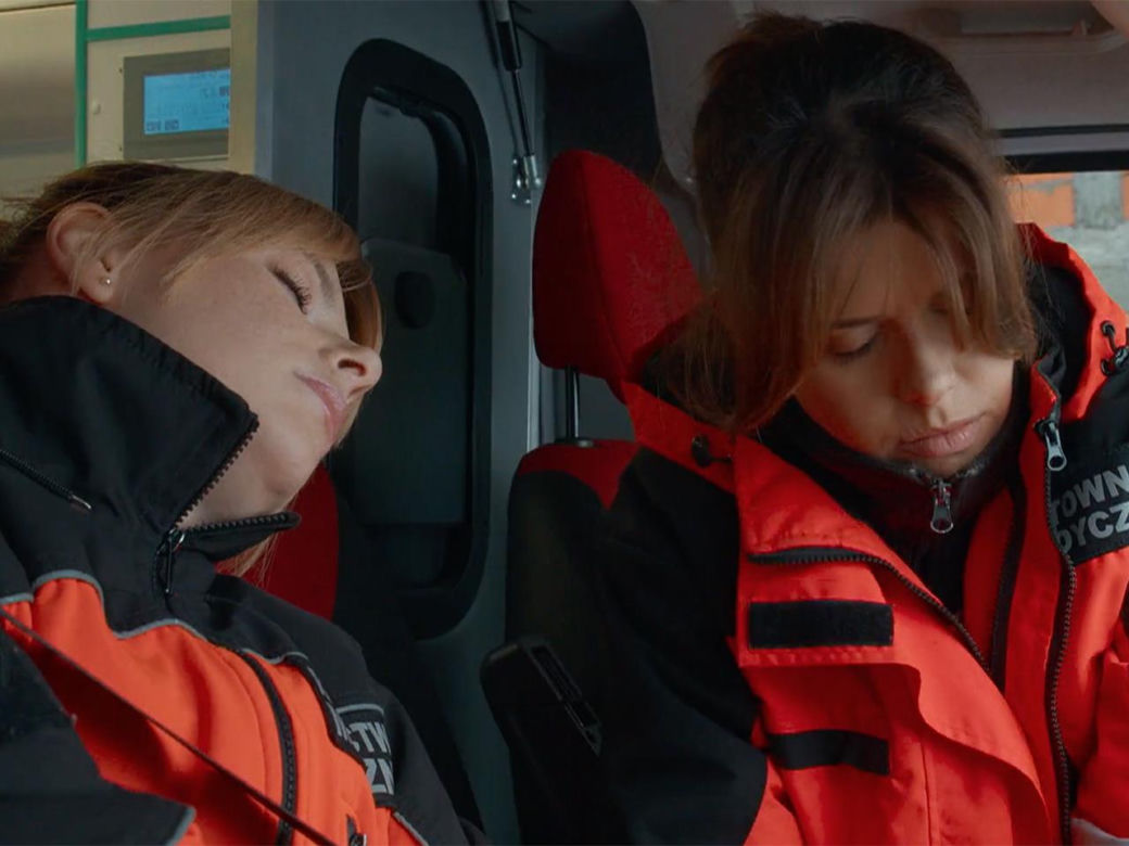 Na sygnale, odcinek 657: Martyna (Monika Mazur) i Basia (Anna Wysocka)