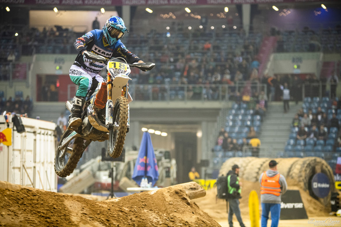 SuperEnduro w Krakowie! Duże prędkości, terenowe motocykle i skoki w powietrzu!