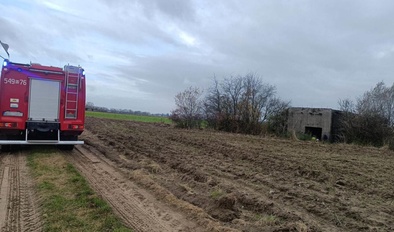  Związał psa i pozostawił w ciemnym bunkrze na pewną śmierć. Wstrząsające odkrycie na Mazowszu