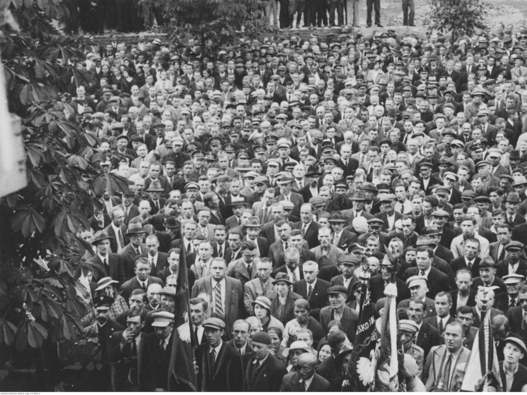 Manifestacja w Białymstoku w sprawie praw Polski w Wolnym Mieście Gdańsk, 1936 rok