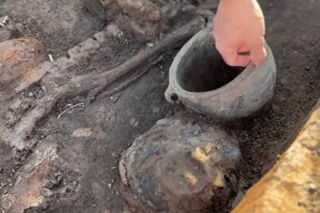 Grób wojownika i tajemniczy pochówek kobiety. Archeolodzy odkryli niezwykłe skarby