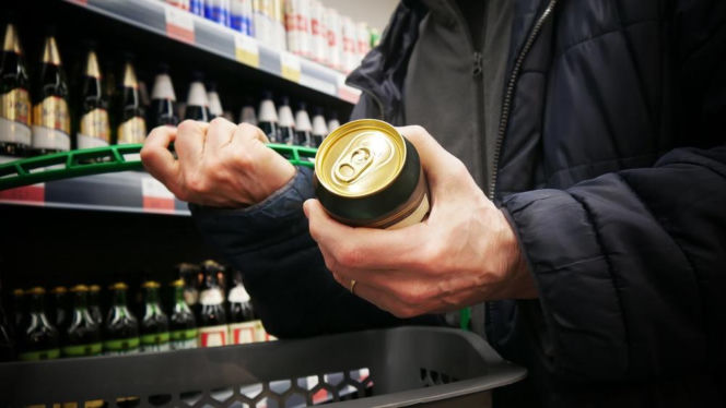 Wyższa akcyza na alkohol od 2027 r. Ceny wódki i piwa ostro w górę
