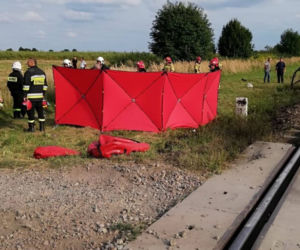 Zarudzie: Pociąg staranował ciągnik. 58-latek nie żyje!