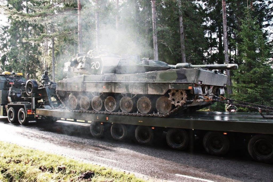 Czołg Stridsvagn 122